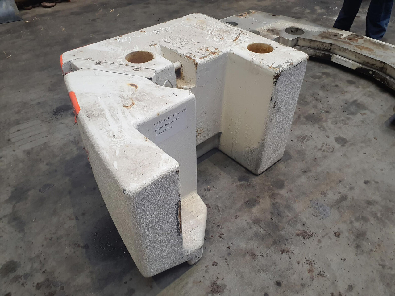 Liebherr LTM 1045-3.1 counterweight 2,5 ton - Αντίβαρο για Τηλεσκοπικός γερανός: φωτογραφία 4 Liebherr LTM 1045-3.1 counterweight 2,5 ton - Αντίβαρο για Τηλεσκοπικός γερανός: φωτογραφία 4