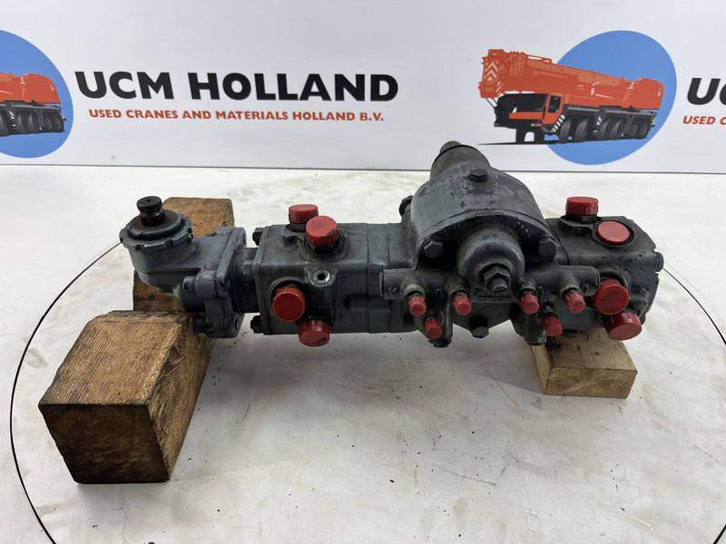 Liebherr LTM 1070 steering box - Κολώνα τιμονιού για Γερανός: φωτογραφία 1 Liebherr LTM 1070 steering box - Κολώνα τιμονιού για Γερανός: φωτογραφία 1