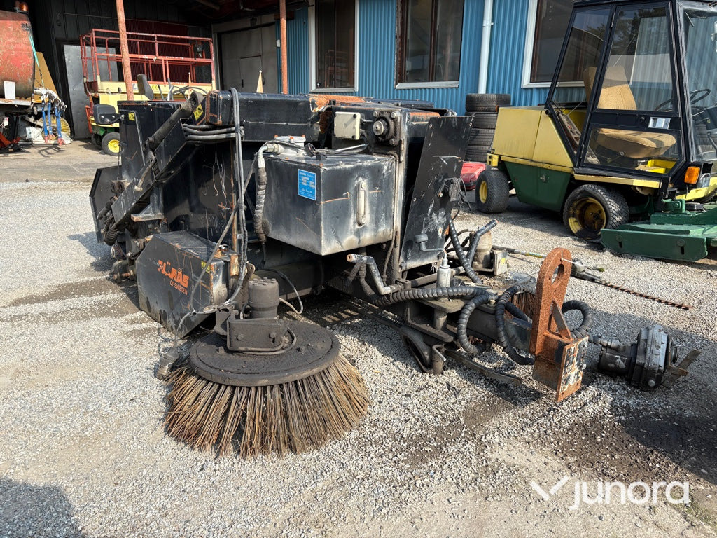 Bogserad Sopmaskin Fjärås FS 700 - Σάρωθρο δρόμων: φωτογραφία 2 Bogserad Sopmaskin Fjärås FS 700 - Σάρωθρο δρόμων: φωτογραφία 2