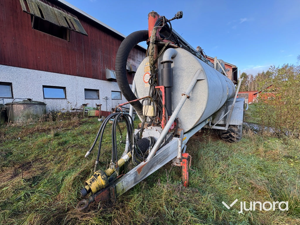 Gödseltunna - KIMADAN 15 kubik - Κοπροδιανομέας υγρής κοπριάς: φωτογραφία 2 Gödseltunna - KIMADAN 15 kubik - Κοπροδιανομέας υγρής κοπριάς: φωτογραφία 2