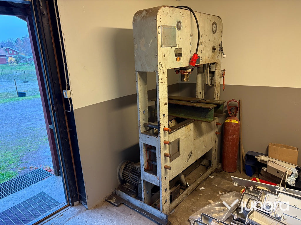 Hydraulpress - Hiab H100E, 100 ton - Στραντζόπρεσσα: φωτογραφία 4 Hydraulpress - Hiab H100E, 100 ton - Στραντζόπρεσσα: φωτογραφία 4