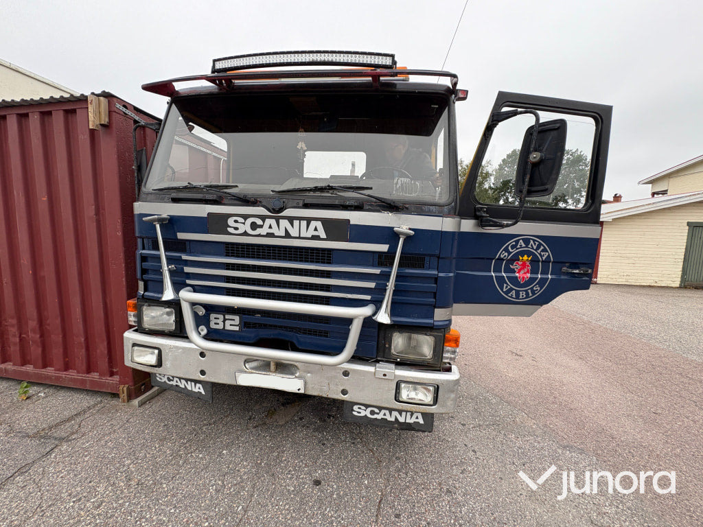 Lastbil - Scania, P82 M 4X2 50 - Φορτηγό φόρτωσης γάντζου: φωτογραφία 3 Lastbil - Scania, P82 M 4X2 50 - Φορτηγό φόρτωσης γάντζου: φωτογραφία 3