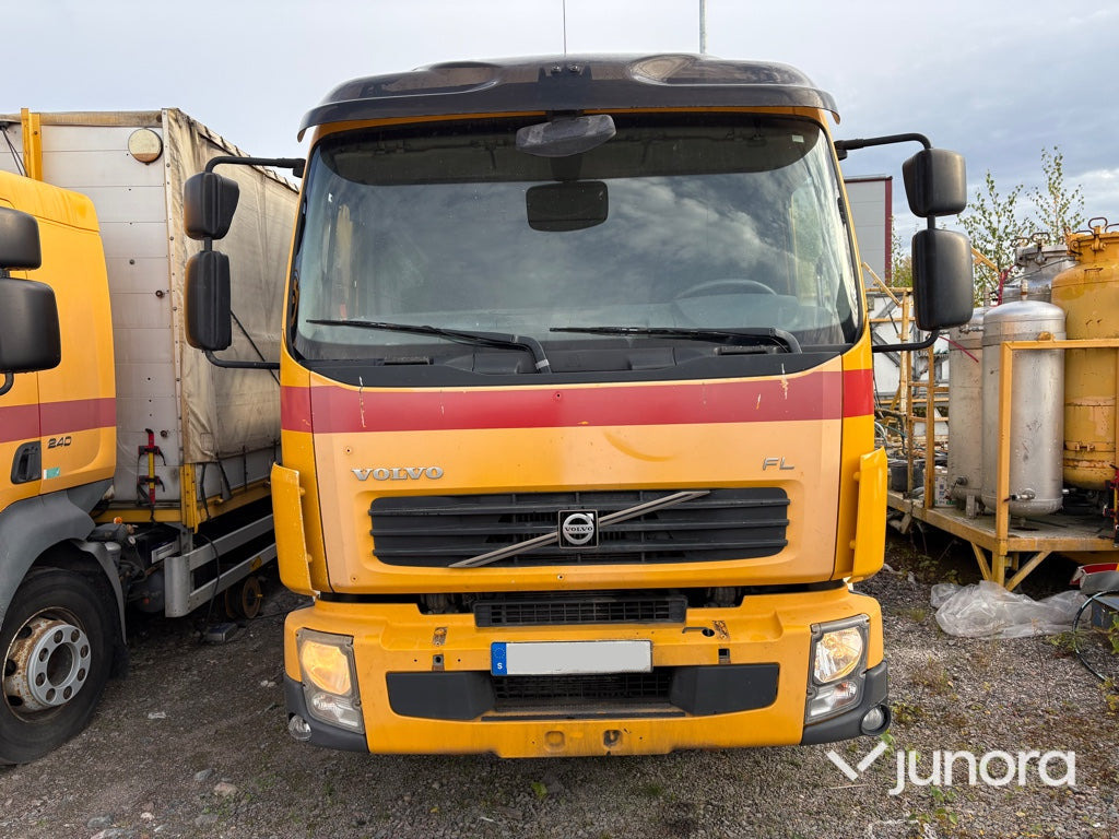 Lastbil Volvo FL-280 4*2 - Φορτηγό μουσαμάς: φωτογραφία 2 Lastbil Volvo FL-280 4*2 - Φορτηγό μουσαμάς: φωτογραφία 2