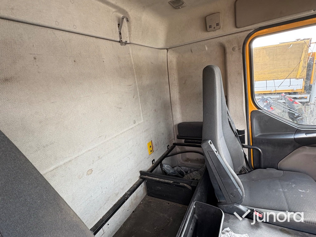 Φορτηγό μουσαμάς Lastbil Volvo FL-280 4*2: φωτογραφία 16