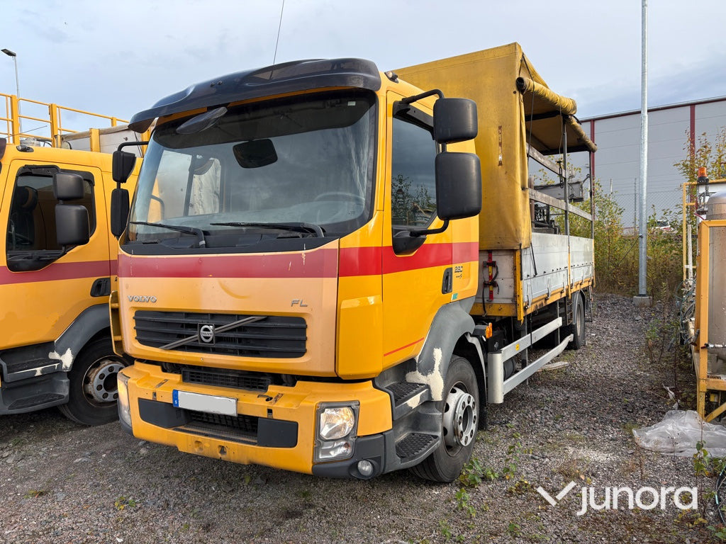 Lastbil Volvo FL-280 4*2 - Φορτηγό μουσαμάς: φωτογραφία 1 Lastbil Volvo FL-280 4*2 - Φορτηγό μουσαμάς: φωτογραφία 1