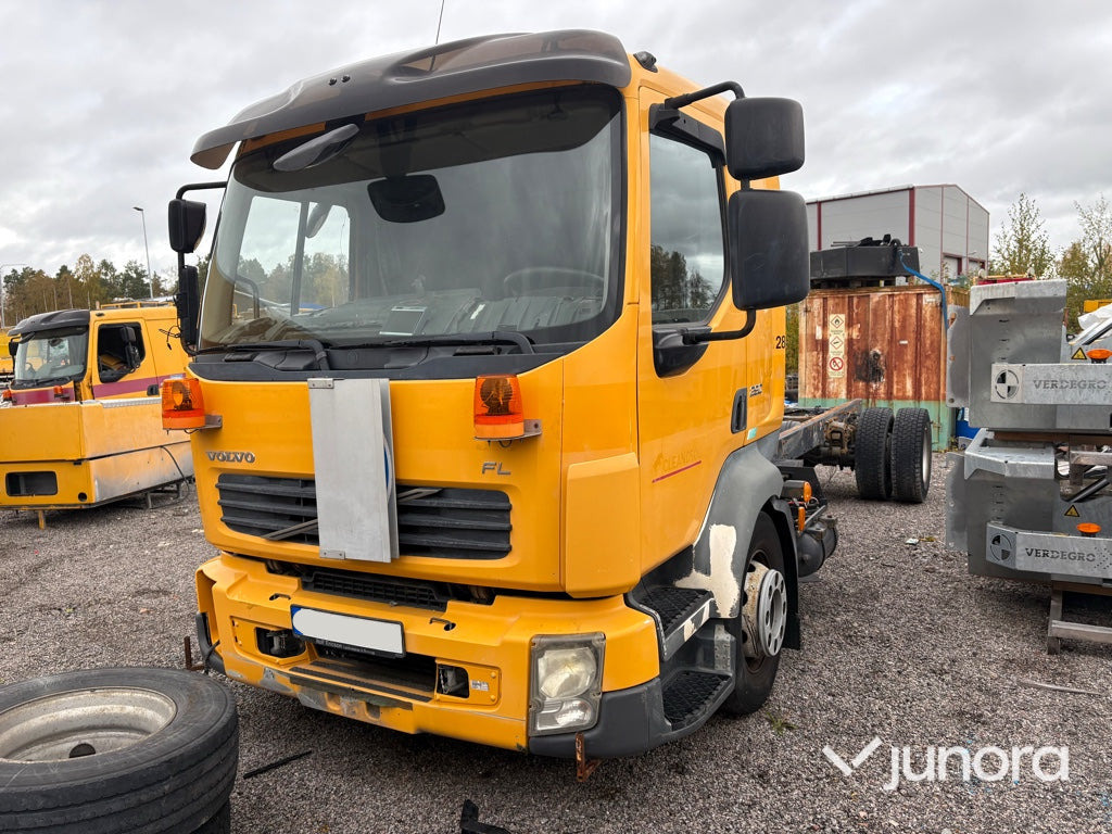 Lastbil - Volvo FL 4*2 - Φορτηγό σασί: φωτογραφία 1 Lastbil - Volvo FL 4*2 - Φορτηγό σασί: φωτογραφία 1
