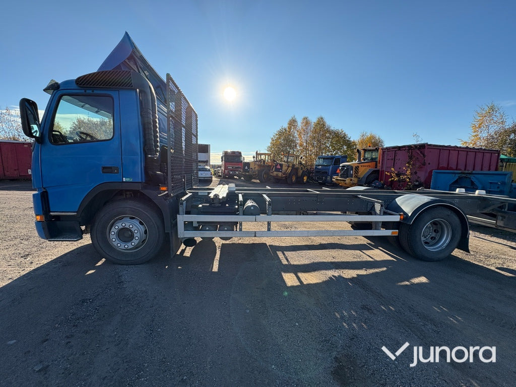 Lastbil - Volvo FM7 4*2 - Φορτηγό μεταφοράς εμπορευματοκιβωτίων/ Κινητό αμάξωμα: φωτογραφία 3 Lastbil - Volvo FM7 4*2 - Φορτηγό μεταφοράς εμπορευματοκιβωτίων/ Κινητό αμάξωμα: φωτογραφία 3