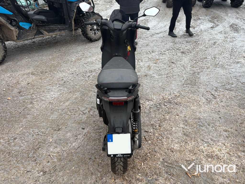 Motorcykel - SEAT, MO Escooter 125 - Μοτοσικλέτα: φωτογραφία 4 Motorcykel - SEAT, MO Escooter 125 - Μοτοσικλέτα: φωτογραφία 4