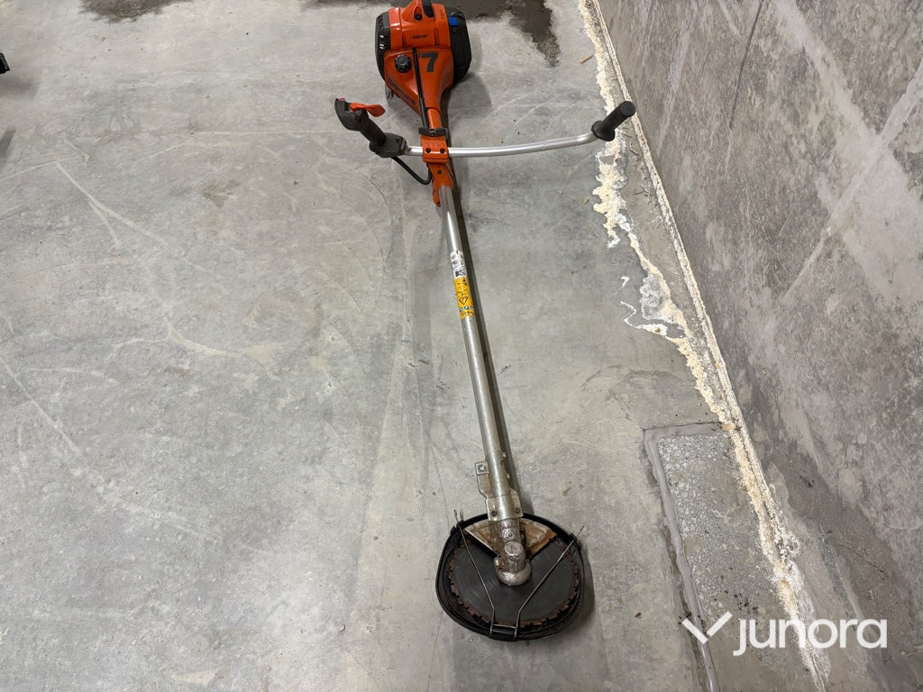 Röjsåg - Husqvarna, 545FX, 4st - Χλοοκοπτικό: φωτογραφία 5 Röjsåg - Husqvarna, 545FX, 4st - Χλοοκοπτικό: φωτογραφία 5