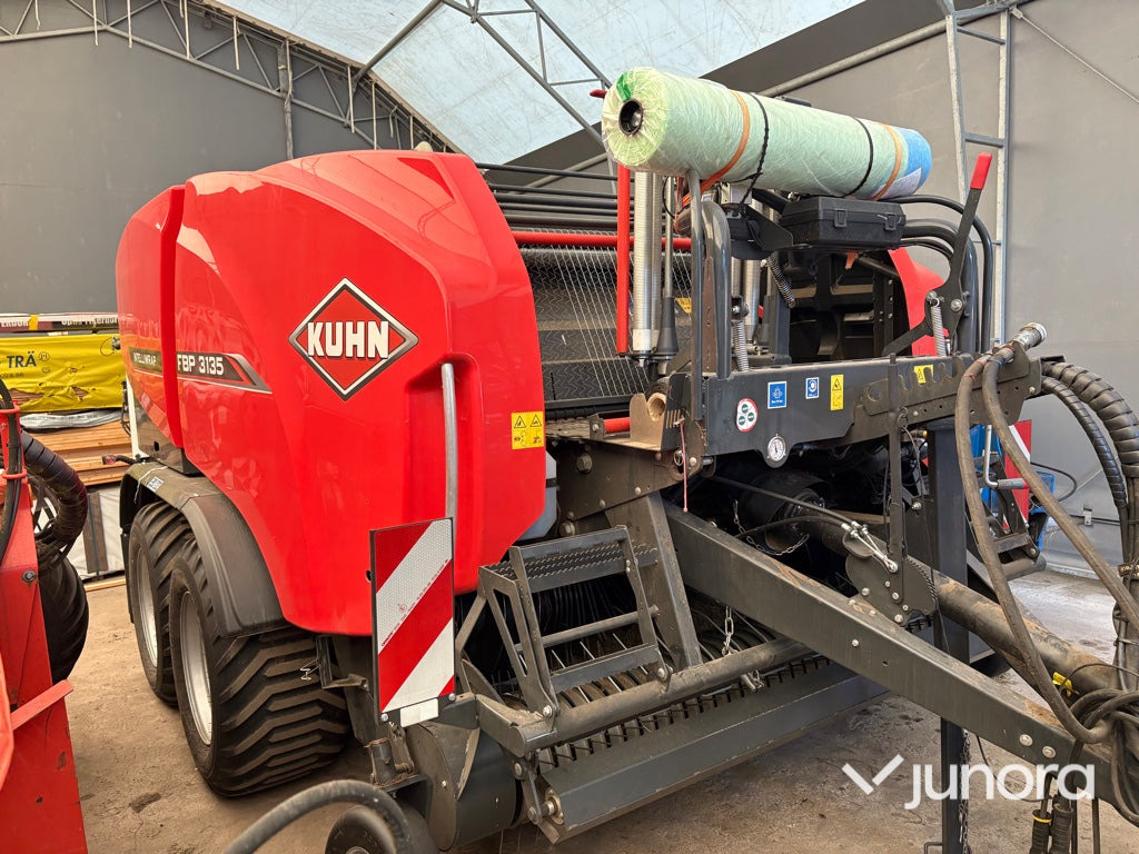 Rundbalspress & Inplastare - Kuhn FBP 3135 Intelliwrap - Χορτοδετική μηχανή στρόγγυλης μπάλας, Μηχάνημα περιτύλιξης: φωτογραφία 5 Rundbalspress & Inplastare - Kuhn FBP 3135 Intelliwrap - Χορτοδετική μηχανή στρόγγυλης μπάλας, Μηχάνημα περιτύλιξης: φωτογραφία 5