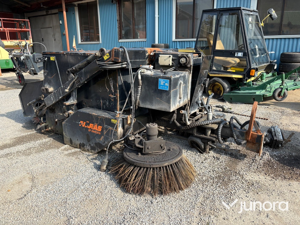 Sopmaskin Bogserad - Fjärås, FS 700 - Σάρωθρο δρόμων: φωτογραφία 2 Sopmaskin Bogserad - Fjärås, FS 700 - Σάρωθρο δρόμων: φωτογραφία 2