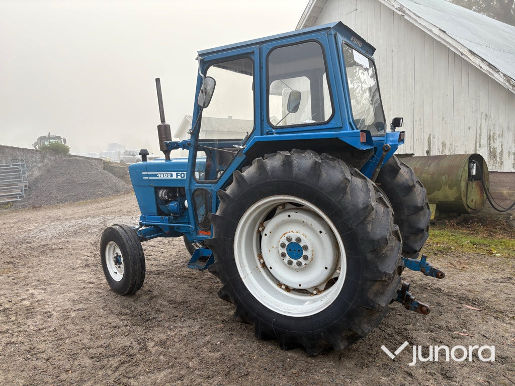 Traktor - Ford 4600 1976 - Τρακτέρ: φωτογραφία 4 Traktor - Ford 4600 1976 - Τρακτέρ: φωτογραφία 4
