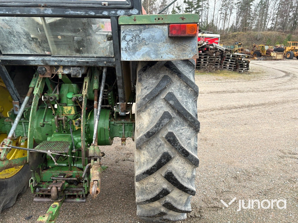 Τρακτέρ Traktor - John Deere 3140 MFWD: φωτογραφία 27