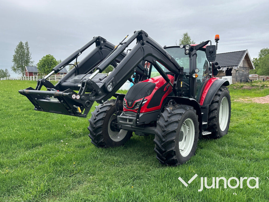 Valtra G 125 E Versu med lastare - Τρακτέρ: φωτογραφία 1 Valtra G 125 E Versu med lastare - Τρακτέρ: φωτογραφία 1