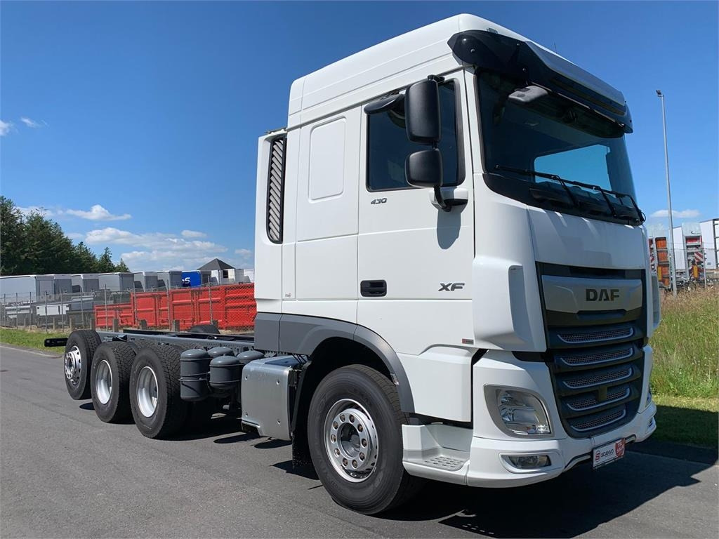 DAF XF 430 FAW 8x4*4 Tridem - Φορτηγό καδοφόρος φορτωτής: φωτογραφία 1 DAF XF 430 FAW 8x4*4 Tridem - Φορτηγό καδοφόρος φορτωτής: φωτογραφία 1