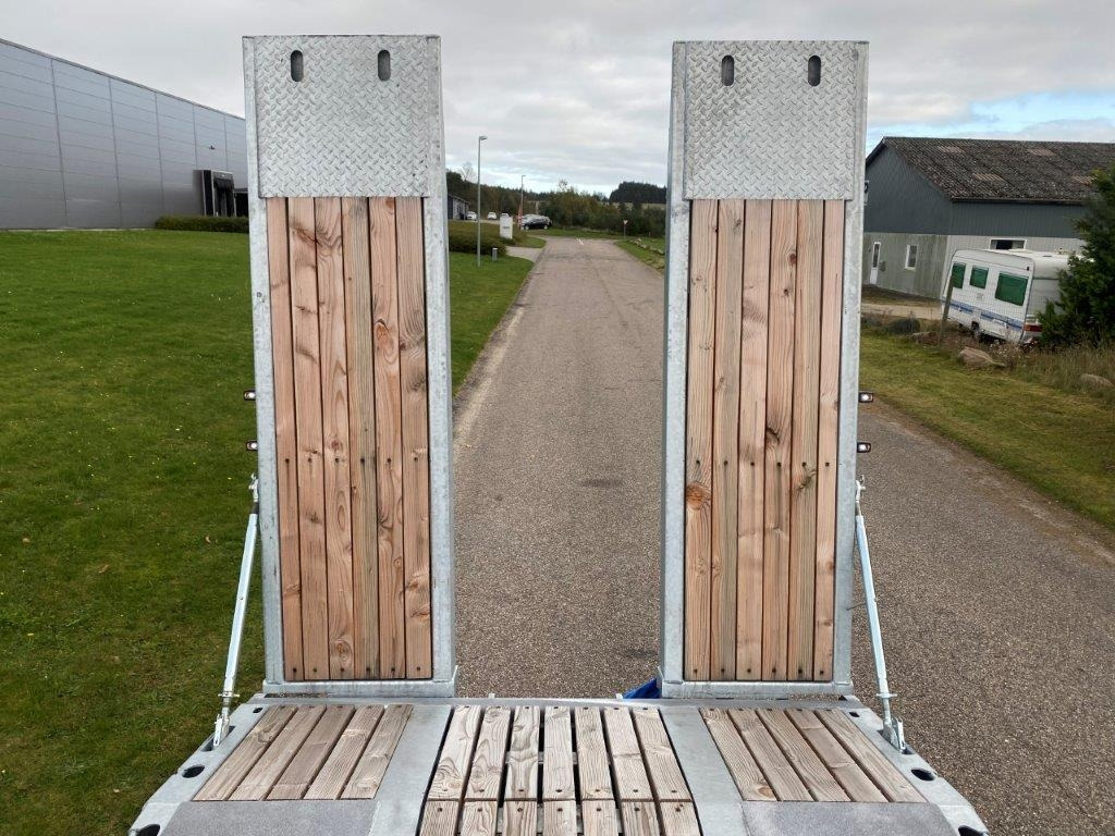 Hangler DTS-H 300 P 3 akslet med ramper - Ρυμούλκα με χαμηλό δάπεδο: φωτογραφία 5 Hangler DTS-H 300 P 3 akslet med ramper - Ρυμούλκα με χαμηλό δάπεδο: φωτογραφία 5