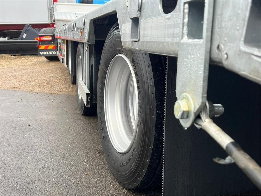 Επικαθήμενο με χαμηλό δάπεδο Hangler SDS-H 510-T 3-aks maskintrailer - dobbelt ramper: φωτογραφία 21 Επικαθήμενο με χαμηλό δάπεδο Hangler SDS-H 510-T 3-aks maskintrailer - dobbelt ramper: φωτογραφία 21