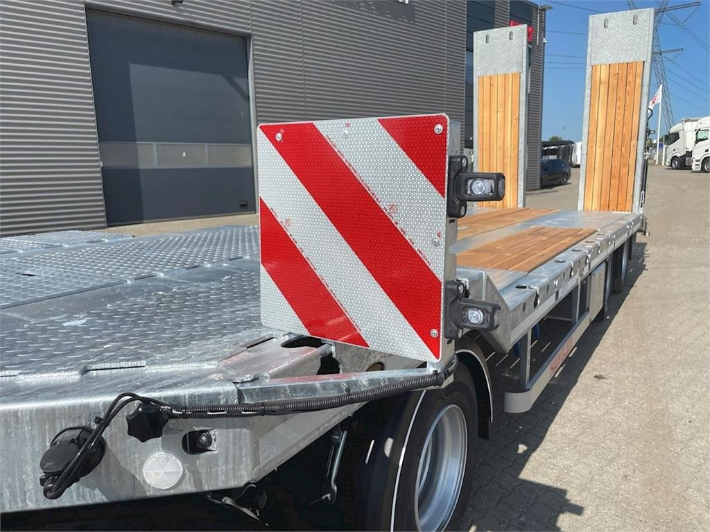 Hangler VTS-H 400 4 akslet - 2 delt ramper - Ρυμούλκα με χαμηλό δάπεδο: φωτογραφία 4 Hangler VTS-H 400 4 akslet - 2 delt ramper - Ρυμούλκα με χαμηλό δάπεδο: φωτογραφία 4