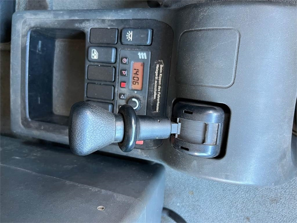 Φορτηγό αυτοκινητάμαξα MAN TGL 12-240 4x2 BL - Fassi kran: φωτογραφία 12