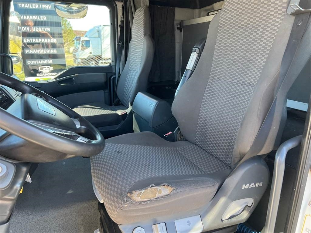 Φορτηγό αυτοκινητάμαξα MAN TGL 12-240 4x2 BL - Fassi kran: φωτογραφία 18