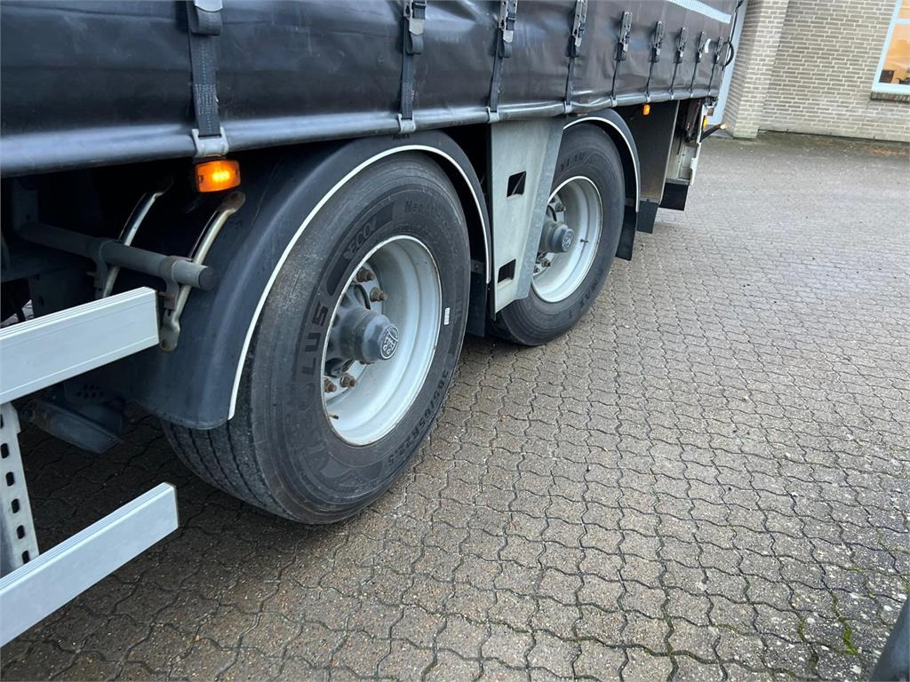 MTDK CI200 - 13,6 mtr - lodretstående lift - Επικαθήμενο κουρτίνα: φωτογραφία 2 MTDK CI200 - 13,6 mtr - lodretstående lift - Επικαθήμενο κουρτίνα: φωτογραφία 2