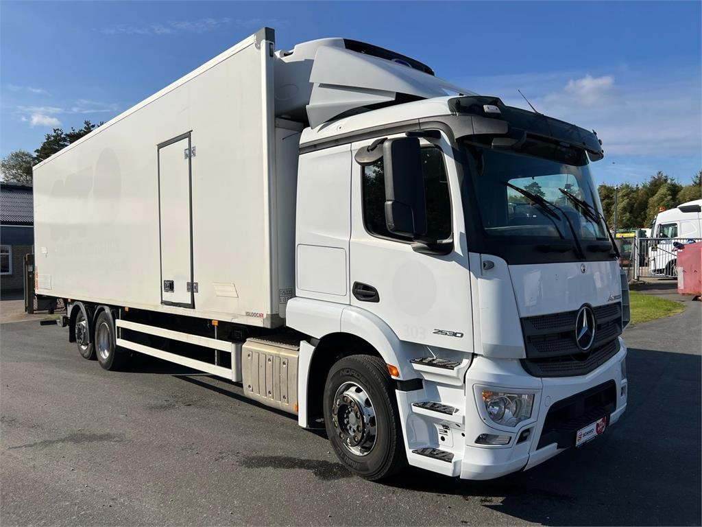 Mercedes-Benz Actros 2530 L 6x2*4 - Φορτηγό ψυγείο: φωτογραφία 2 Mercedes-Benz Actros 2530 L 6x2*4 - Φορτηγό ψυγείο: φωτογραφία 2