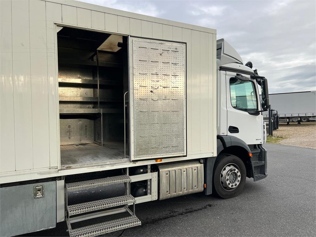 Mercedes-Benz Antos 1824 LnR - Φορτηγό κόφα: φωτογραφία 4 Mercedes-Benz Antos 1824 LnR - Φορτηγό κόφα: φωτογραφία 4