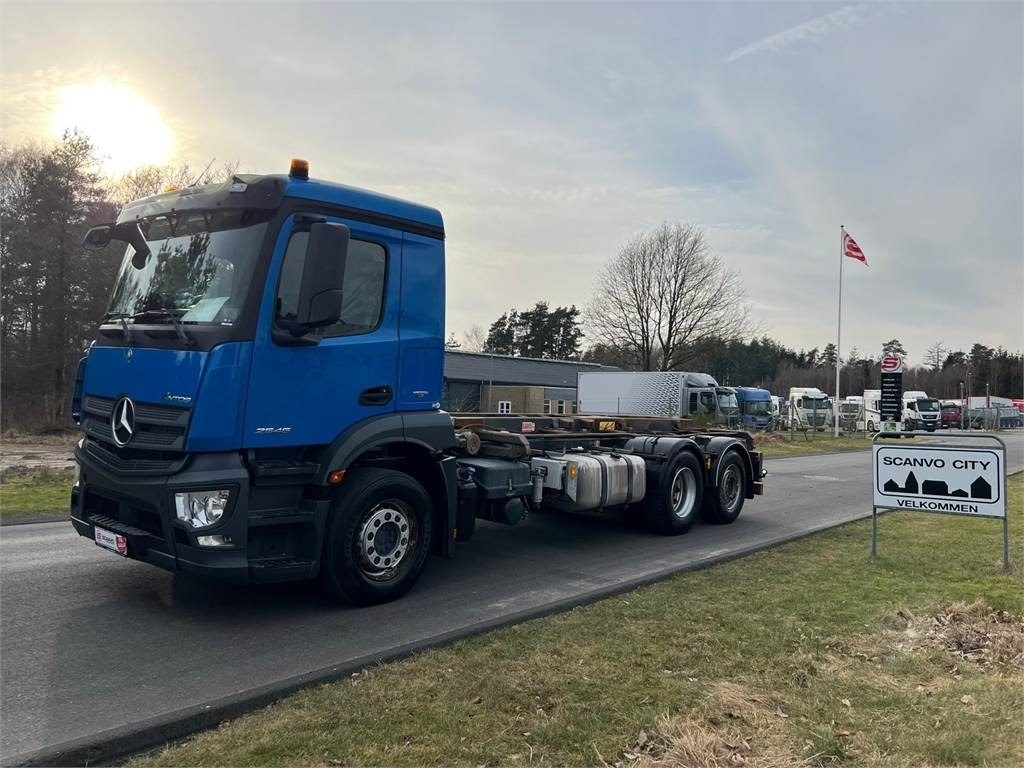 Mercedes-Benz Antos 2546 L - Φορτηγό καδοφόρος φορτωτής: φωτογραφία 1 Mercedes-Benz Antos 2546 L - Φορτηγό καδοφόρος φορτωτής: φωτογραφία 1