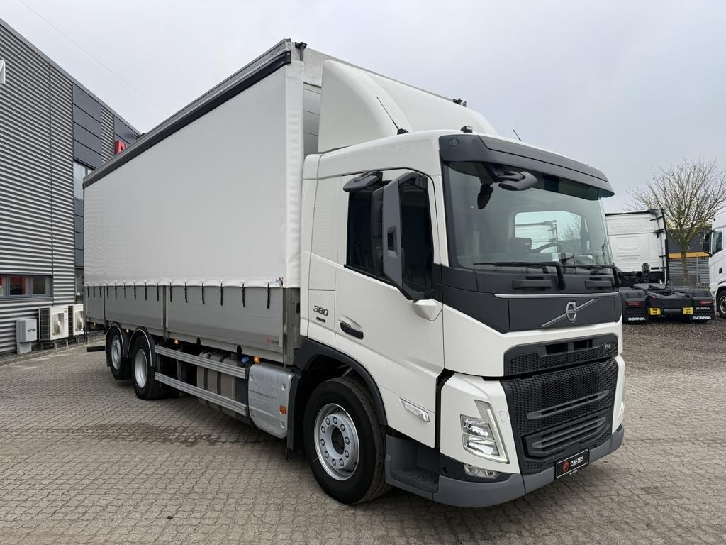 Volvo FM380 7800mm - Φορτηγό μουσαμάς: φωτογραφία 1 Volvo FM380 7800mm - Φορτηγό μουσαμάς: φωτογραφία 1
