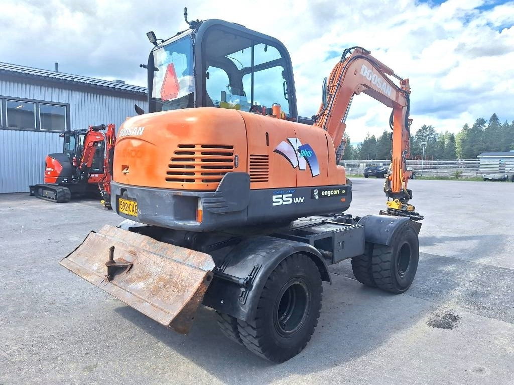 Doosan MYYTY! SOLD! S55W PYÖRITTÄJÄLLÄ - Τροχοφόρος εκσκαφέας: φωτογραφία 4 Doosan MYYTY! SOLD! S55W PYÖRITTÄJÄLLÄ - Τροχοφόρος εκσκαφέας: φωτογραφία 4