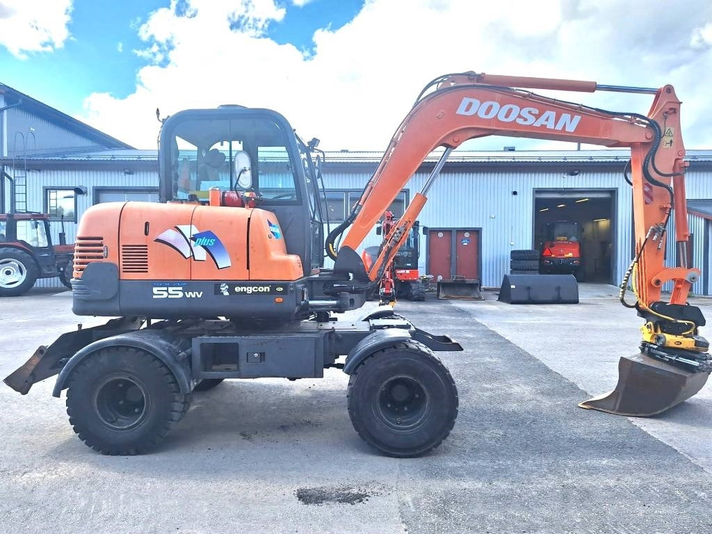 Doosan MYYTY! SOLD! S55W PYÖRITTÄJÄLLÄ - Τροχοφόρος εκσκαφέας: φωτογραφία 5 Doosan MYYTY! SOLD! S55W PYÖRITTÄJÄLLÄ - Τροχοφόρος εκσκαφέας: φωτογραφία 5
