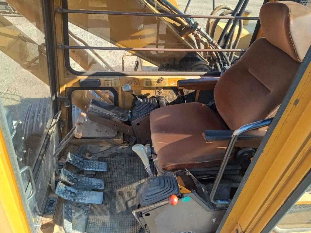 Ερπυστριοφόρος εκσκαφέας Fiat-Hitachi FH200T 2-KAUHAA: φωτογραφία 11