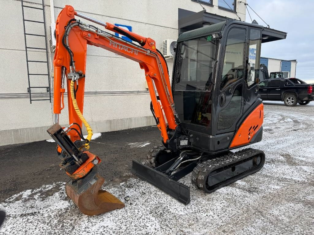 Hitachi MYYTY! SOLD! ZX 18-3 CLR Kallistaja ja pyöritys - Μίνι εκσκαφέας: φωτογραφία 2 Hitachi MYYTY! SOLD! ZX 18-3 CLR Kallistaja ja pyöritys - Μίνι εκσκαφέας: φωτογραφία 2
