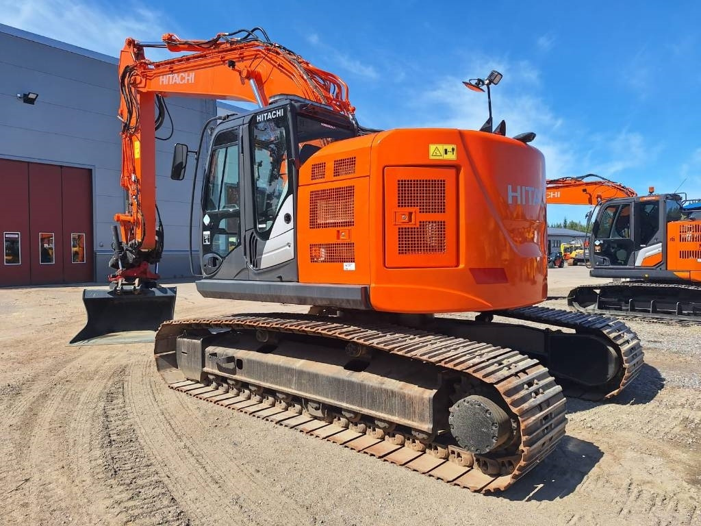 Hitachi MYYTY! SOLD! ZX225USLC-5 PYÖRITTÄJÄ+PIHDIT - Ερπυστριοφόρος εκσκαφέας: φωτογραφία 2 Hitachi MYYTY! SOLD! ZX225USLC-5 PYÖRITTÄJÄ+PIHDIT - Ερπυστριοφόρος εκσκαφέας: φωτογραφία 2