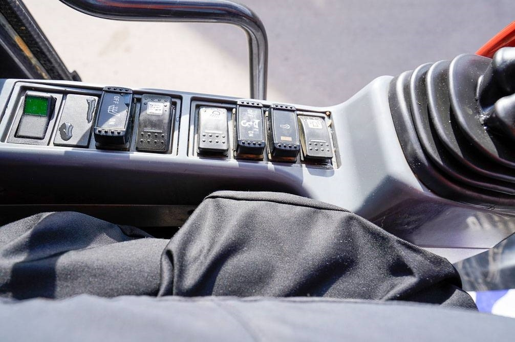 Μίσθωση Hitachi ZX350LC-6 UUSI ALAKERTA  Hitachi ZX350LC-6 UUSI ALAKERTA: φωτογραφία 21