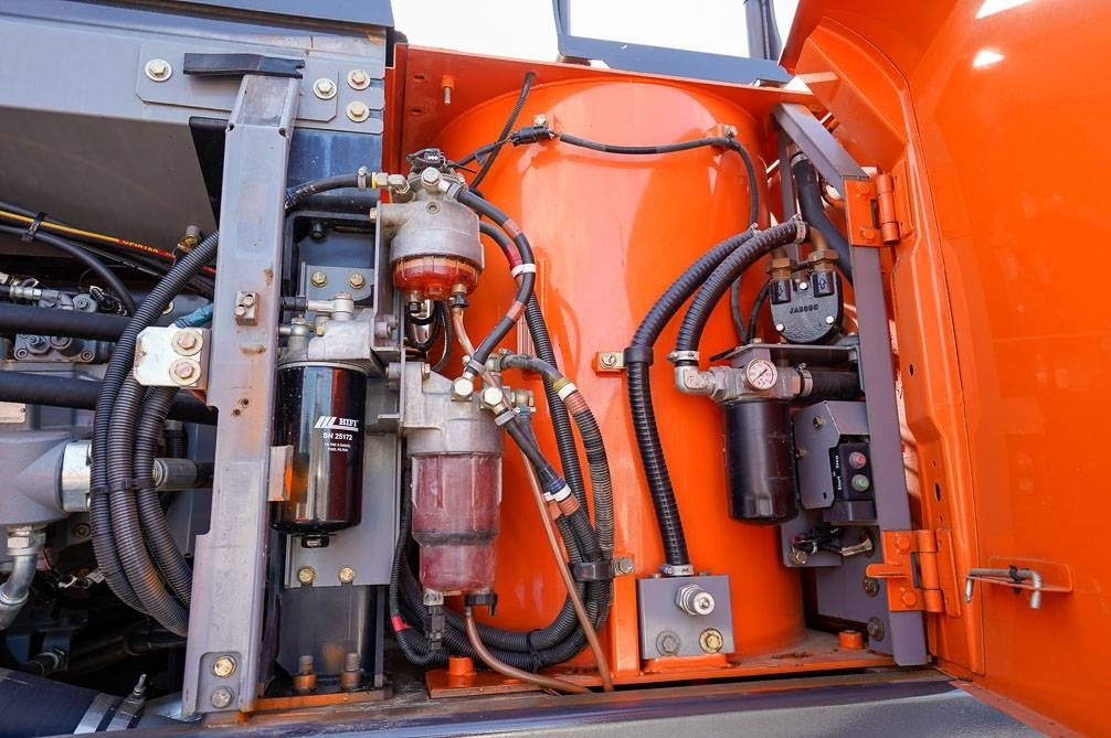 Μίσθωση Hitachi ZX350LC-6 UUSI ALAKERTA  Hitachi ZX350LC-6 UUSI ALAKERTA: φωτογραφία 15