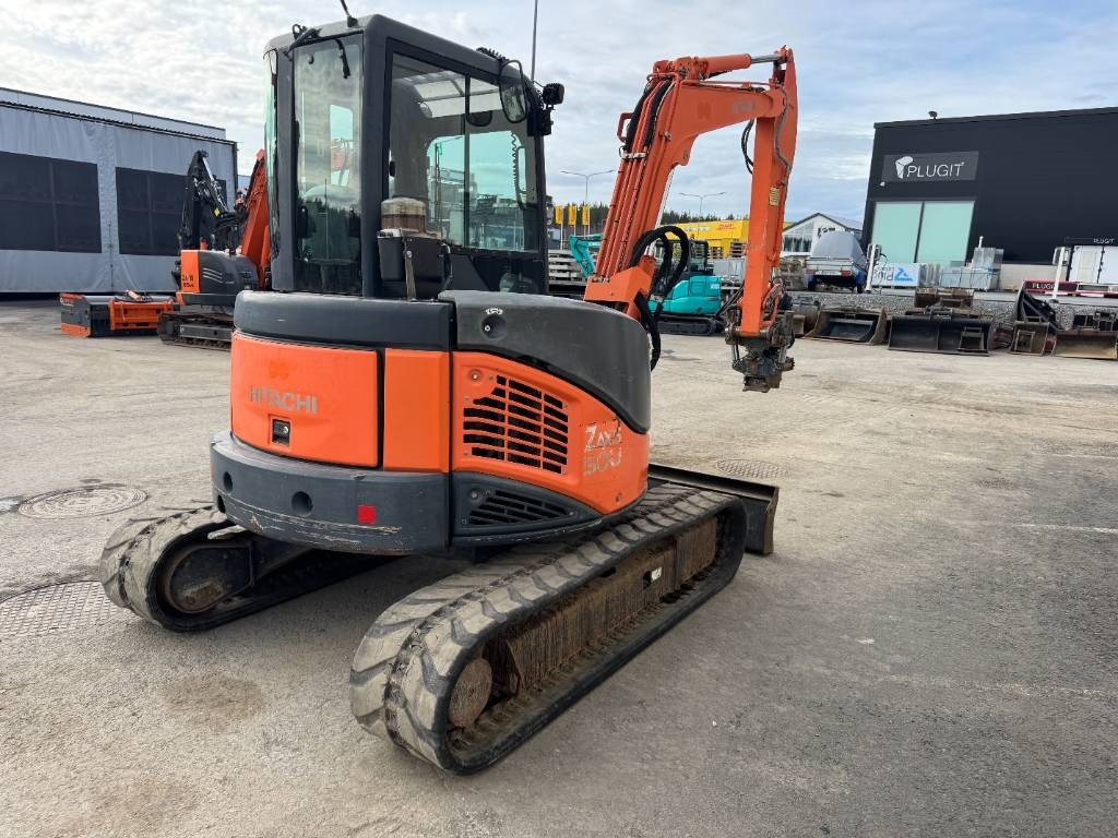 Hitachi ZX50U-2 PYÖRITTÄJÄLLÄ - Μίνι εκσκαφέας: φωτογραφία 5 Hitachi ZX50U-2 PYÖRITTÄJÄLLÄ - Μίνι εκσκαφέας: φωτογραφία 5
