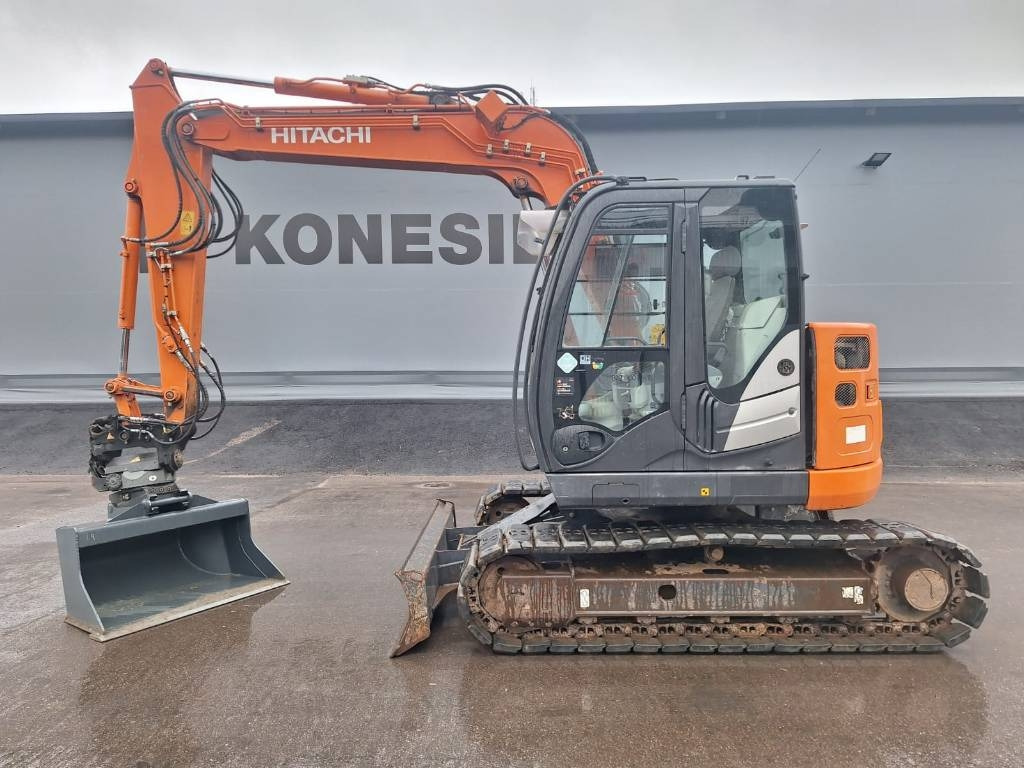 Hitachi ZX85US-5 PYÖRITTÄJÄLLÄ - Μίνι εκσκαφέας: φωτογραφία 1 Hitachi ZX85US-5 PYÖRITTÄJÄLLÄ - Μίνι εκσκαφέας: φωτογραφία 1