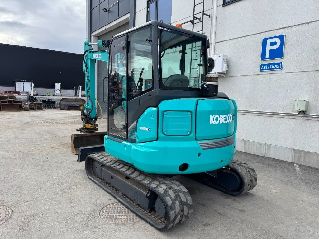 Kobelco SK45SRX-6 Pyörittäjä pihdeillä - Μίνι εκσκαφέας: φωτογραφία 3 Kobelco SK45SRX-6 Pyörittäjä pihdeillä - Μίνι εκσκαφέας: φωτογραφία 3