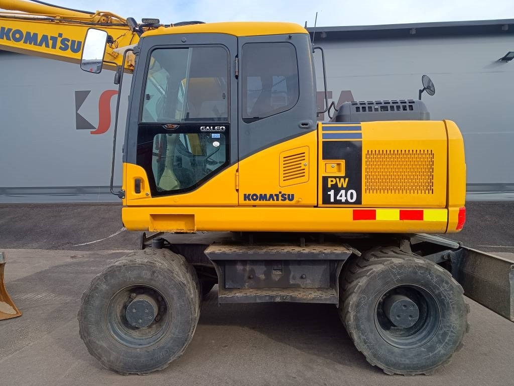 Komatsu MYYTY! SOLD! PW140-7 PYÖRITTÄJÄLLÄ - Τροχοφόρος εκσκαφέας: φωτογραφία 2 Komatsu MYYTY! SOLD! PW140-7 PYÖRITTÄJÄLLÄ - Τροχοφόρος εκσκαφέας: φωτογραφία 2