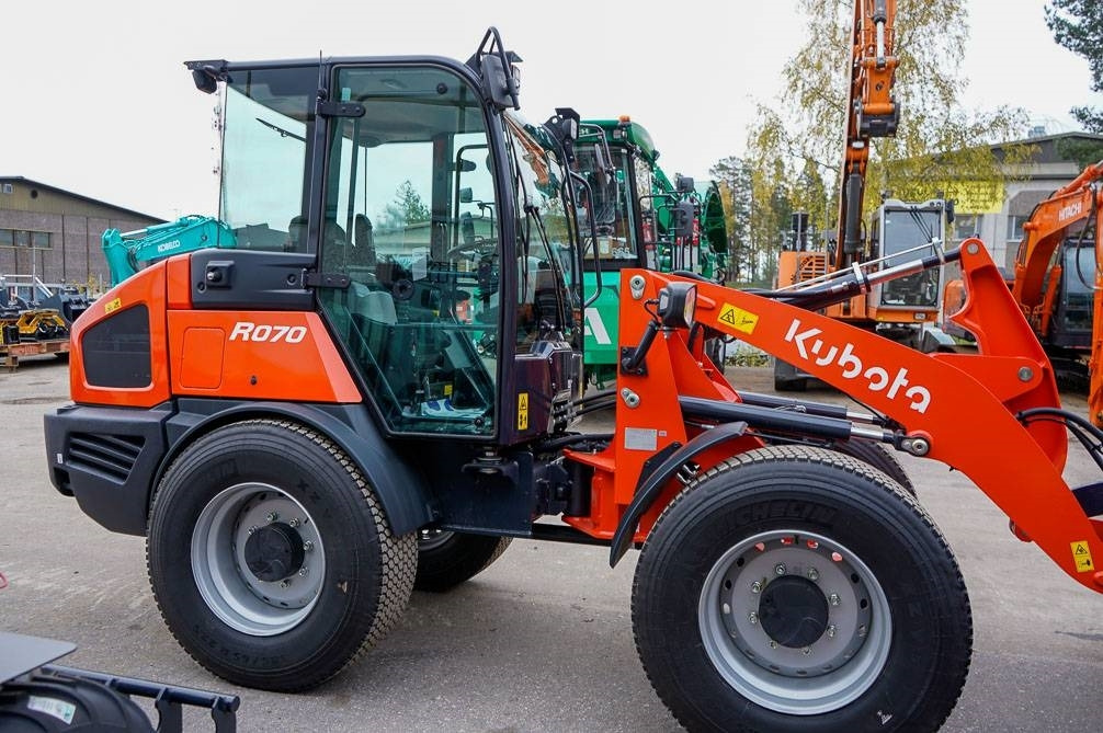 Kubota R070 VARUSTELTU - Ελαστιχοφόρος φορτωτής: φωτογραφία 5 Kubota R070 VARUSTELTU - Ελαστιχοφόρος φορτωτής: φωτογραφία 5