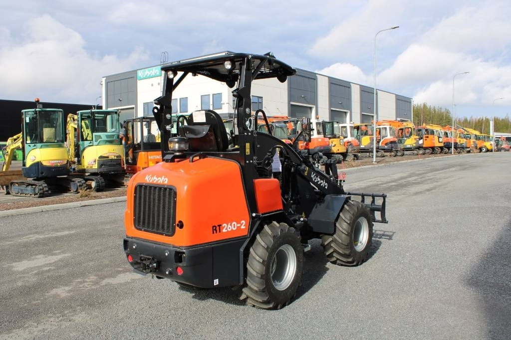 Kubota RT260-2 KATOKSELLA! UUSI - Σπαστός φορτωτής: φωτογραφία 4 Kubota RT260-2 KATOKSELLA! UUSI - Σπαστός φορτωτής: φωτογραφία 4