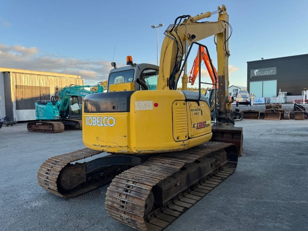 New Holland E 135 SR LC - Ερπυστριοφόρος εκσκαφέας: φωτογραφία 5 New Holland E 135 SR LC - Ερπυστριοφόρος εκσκαφέας: φωτογραφία 5