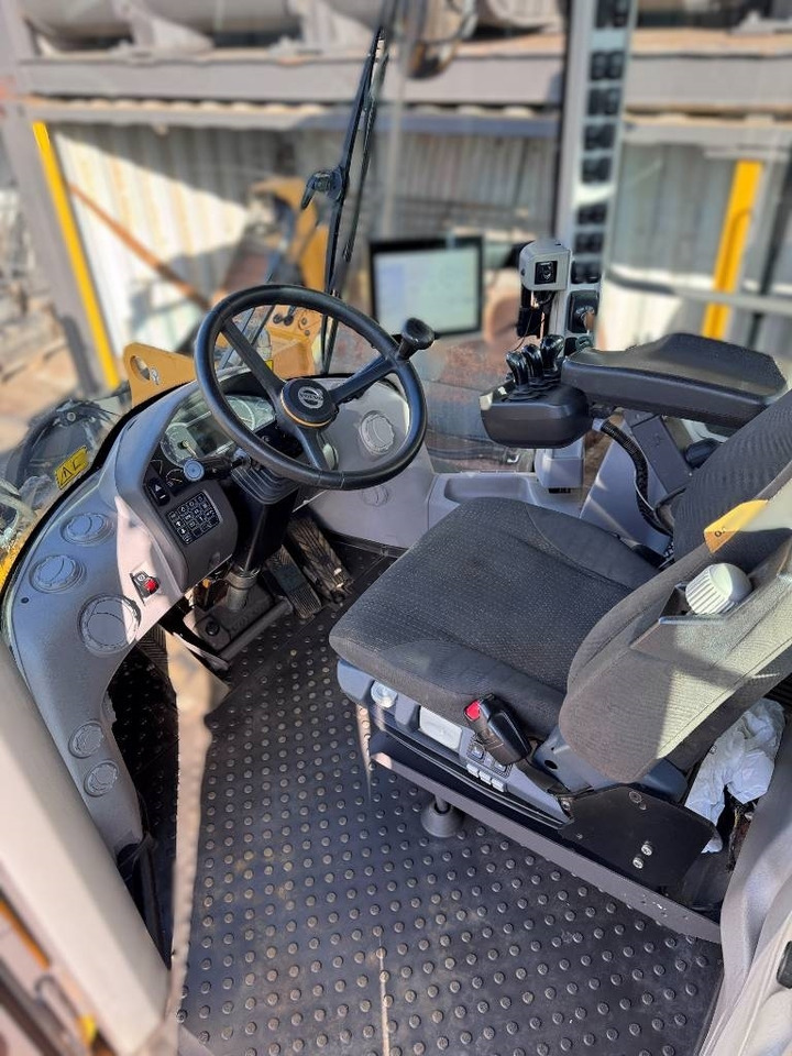 Volvo L110H LONG BOOM - Ελαστιχοφόρος φορτωτής: φωτογραφία 3 Volvo L110H LONG BOOM - Ελαστιχοφόρος φορτωτής: φωτογραφία 3