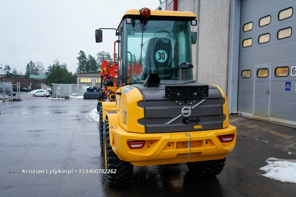 Volvo L30HS UUSI AJAMATON - Ελαστιχοφόρος φορτωτής: φωτογραφία 3 Volvo L30HS UUSI AJAMATON - Ελαστιχοφόρος φορτωτής: φωτογραφία 3