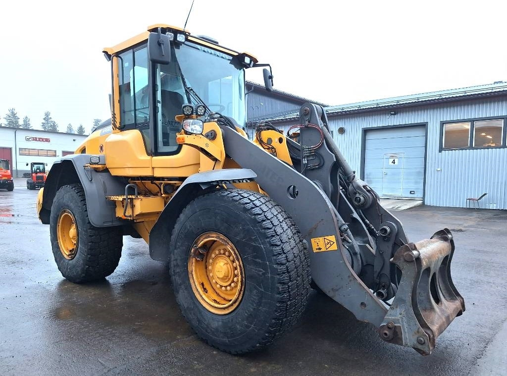 Ελαστιχοφόρος φορτωτής Volvo L90H VIPUOHJAUS YM.: φωτογραφία 6 Ελαστιχοφόρος φορτωτής Volvo L90H VIPUOHJAUS YM.: φωτογραφία 6