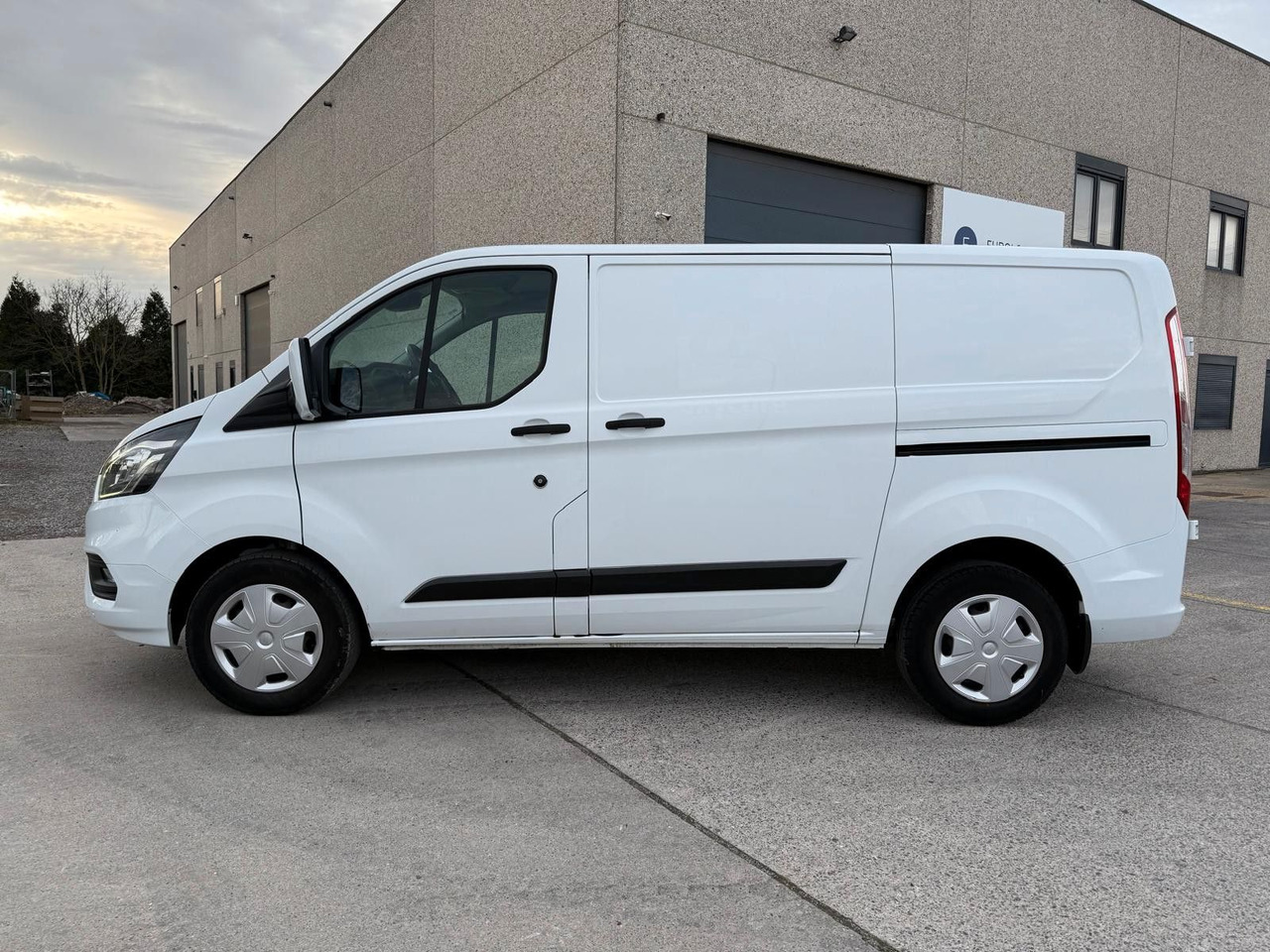 Ford Transit Custom 2.0TDCI. Klima. Navi. Tempomat. - Μικρό βαν: φωτογραφία 3 Ford Transit Custom 2.0TDCI. Klima. Navi. Tempomat. - Μικρό βαν: φωτογραφία 3