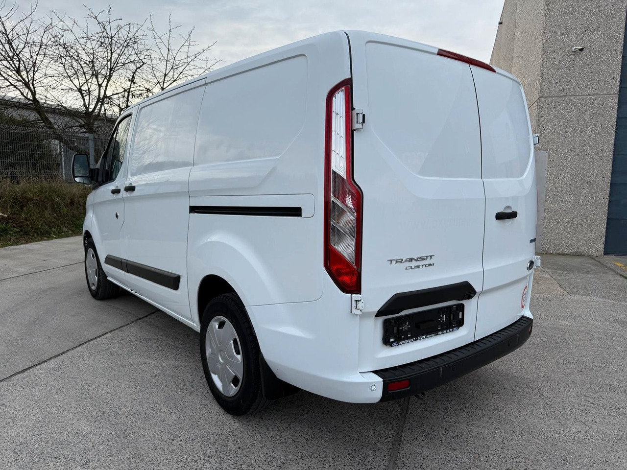 Ford Transit Custom 2.0TDCI. Klima. Navi. Tempomat. - Μικρό βαν: φωτογραφία 4 Ford Transit Custom 2.0TDCI. Klima. Navi. Tempomat. - Μικρό βαν: φωτογραφία 4
