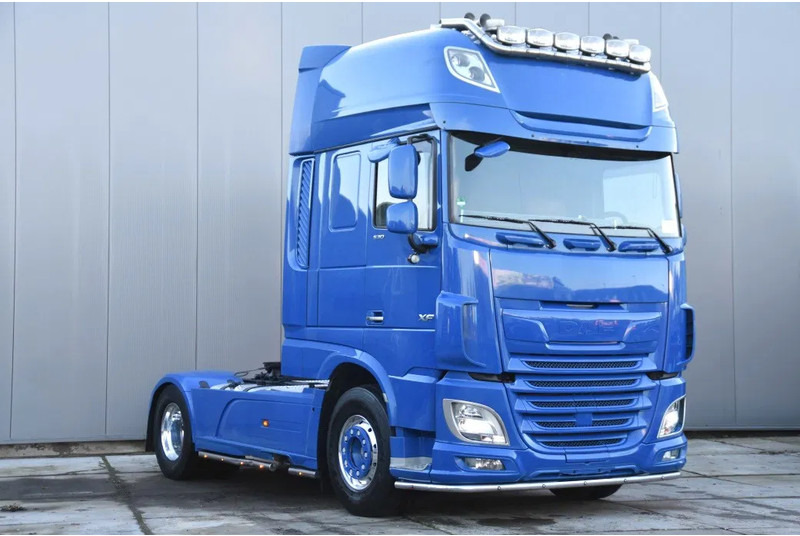 DAF XF 530 SSC 4x2 - RETARDER - PARK. AIRCO - 2 x FUEL TANKS - ALCOA'S - LED - TOP CONDITION - - Τράκτορας: φωτογραφία 2 DAF XF 530 SSC 4x2 - RETARDER - PARK. AIRCO - 2 x FUEL TANKS - ALCOA'S - LED - TOP CONDITION - - Τράκτορας: φωτογραφία 2