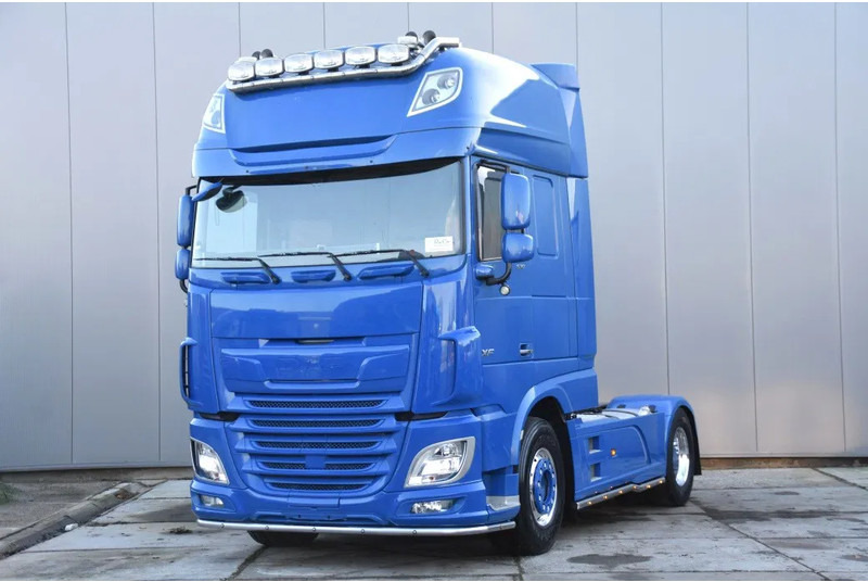 DAF XF 530 SSC 4x2 - RETARDER - PARK. AIRCO - 2 x FUEL TANKS - ALCOA'S - LED - TOP CONDITION - - Τράκτορας: φωτογραφία 1 DAF XF 530 SSC 4x2 - RETARDER - PARK. AIRCO - 2 x FUEL TANKS - ALCOA'S - LED - TOP CONDITION - - Τράκτορας: φωτογραφία 1